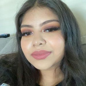 Meet your Posher, Daniela